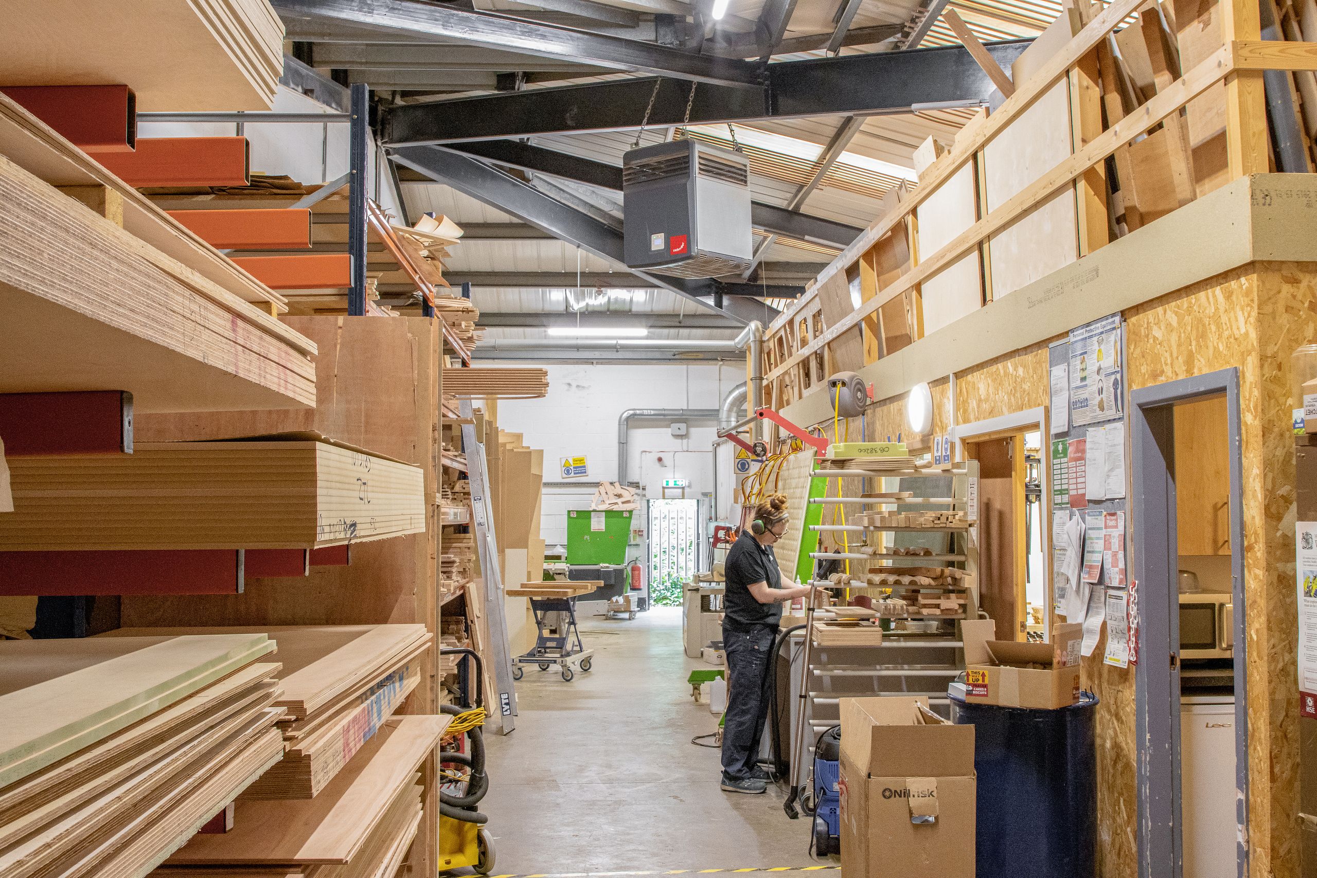 Industrial air purification system in a capentry workshop